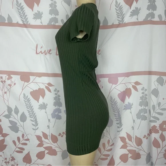 Forever21 Pine Green dress Size Large Open Back - Picture 2 of 5